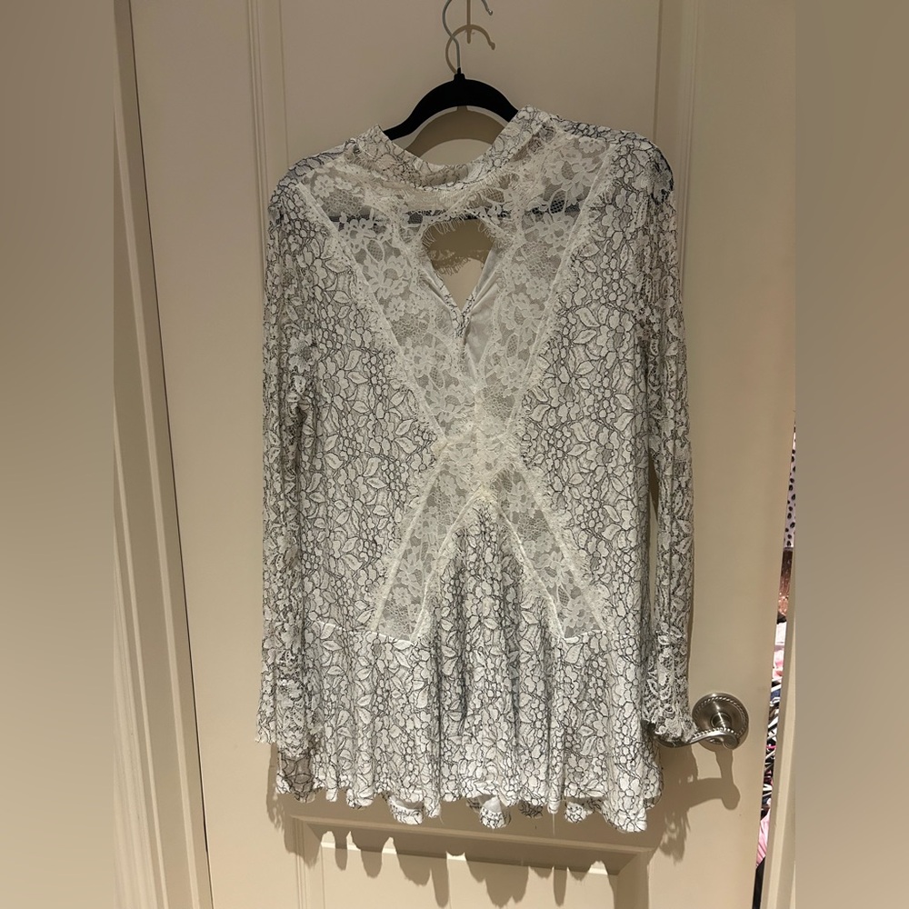 Elegant Lace Long Sleeve Top